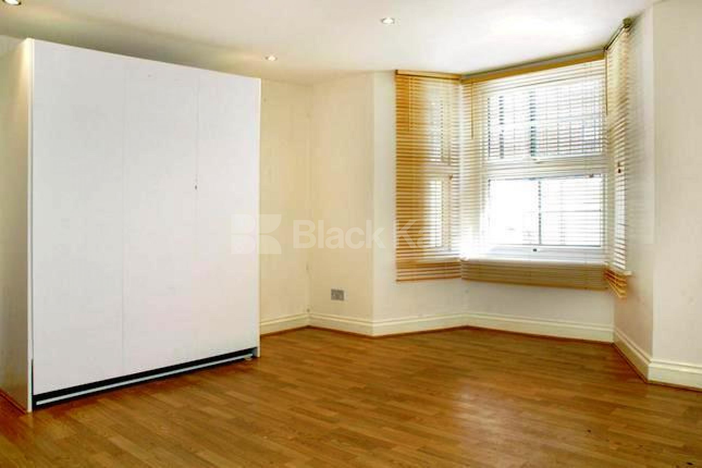 			NEW INSTRUCTION, Studio Apartment, 1 bath, 1 reception Flat			 Lorenzo Street, KINGS CROSS WC1X