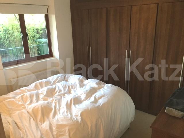 			NEW INSTRUCTION, 1 Bedroom, 1 bath, 1 reception Flat			 Barnsbury Grove, ISLINGTON/BARNSBURY