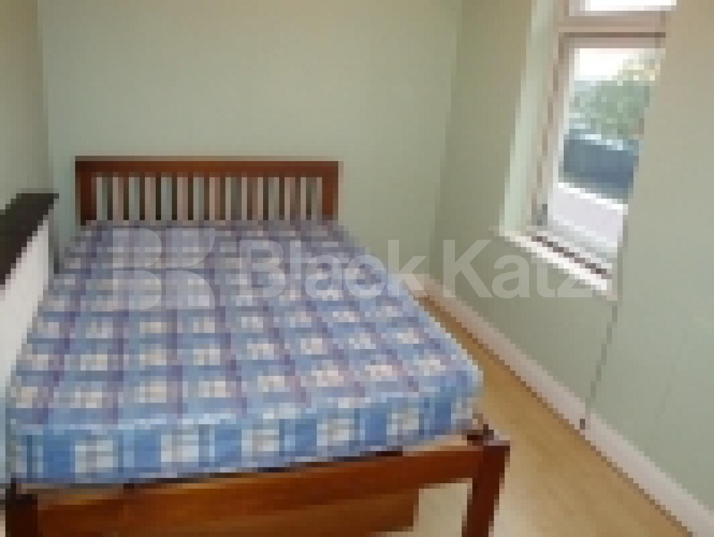 			NEW INSTRUCTION!, 1 Bedroom, 1 bath, 1 reception Flat			 Kilburn Lane, QUEENS PARK