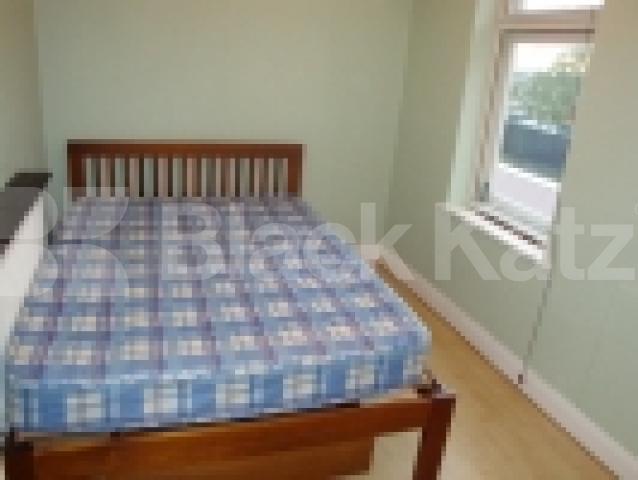 			NEW INSTRUCTION!, 1 Bedroom, 1 bath, 1 reception Flat			 Kilburn Lane, QUEENS PARK