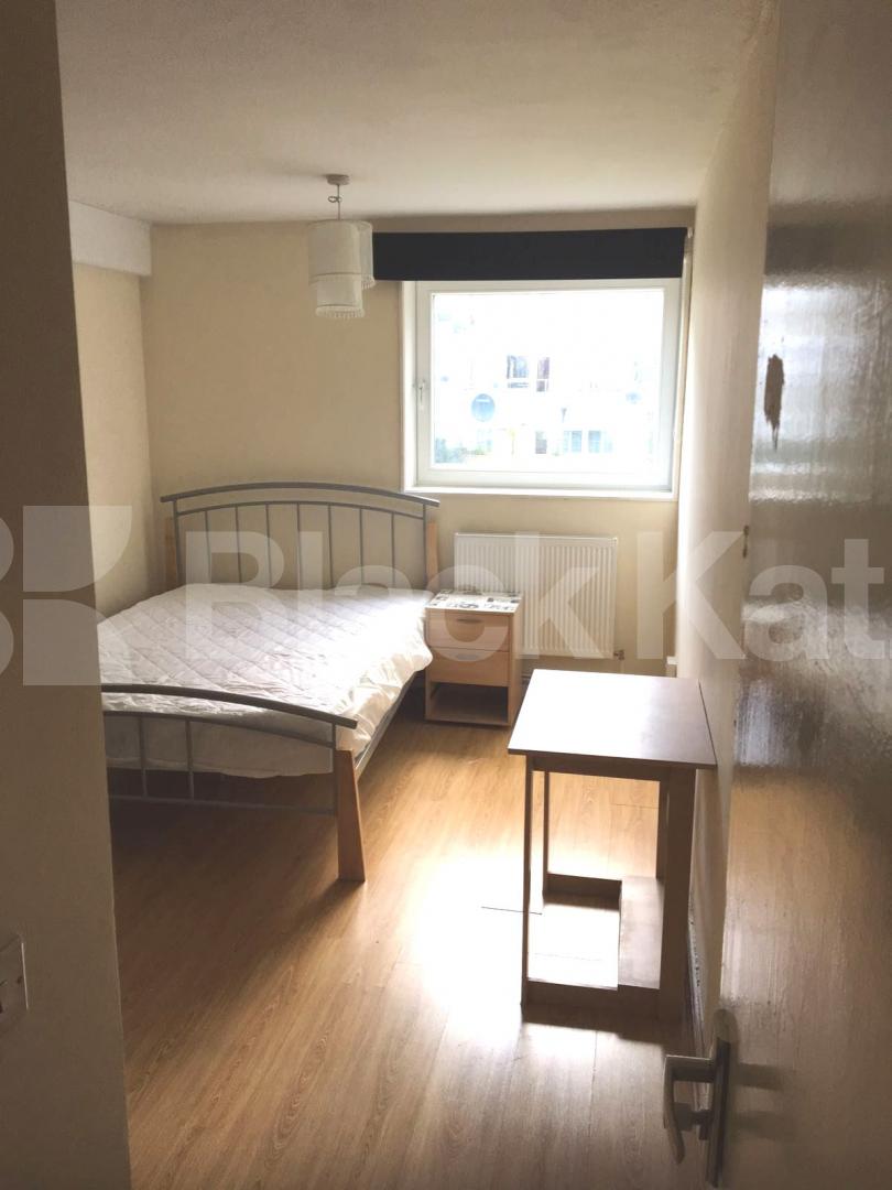 			SPACIOUS 3 BED GOOD FOR 4 SHARERS!, 3 Bedroom, 1 bath, 1 reception Flat			 Ludham, Lismore Circus, KENTISH TOWN