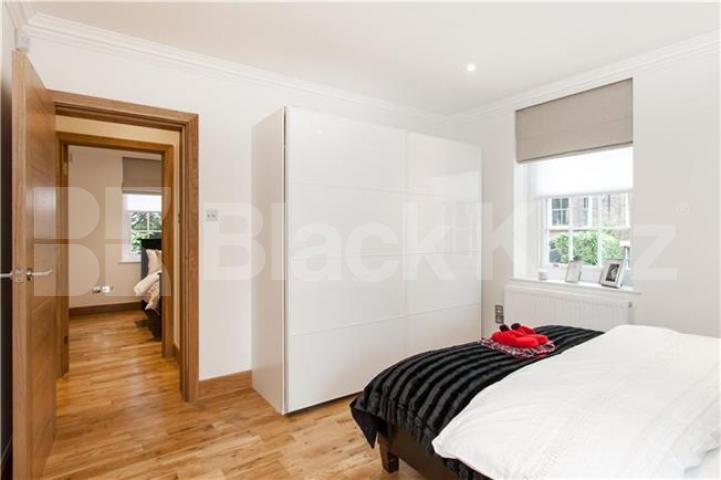 			LUXURY 3 BED IN HAMPSTEAD!, 3 Bedroom, 1 bath, 1 reception Flat			 Well Walk, HAMPSTEAD
