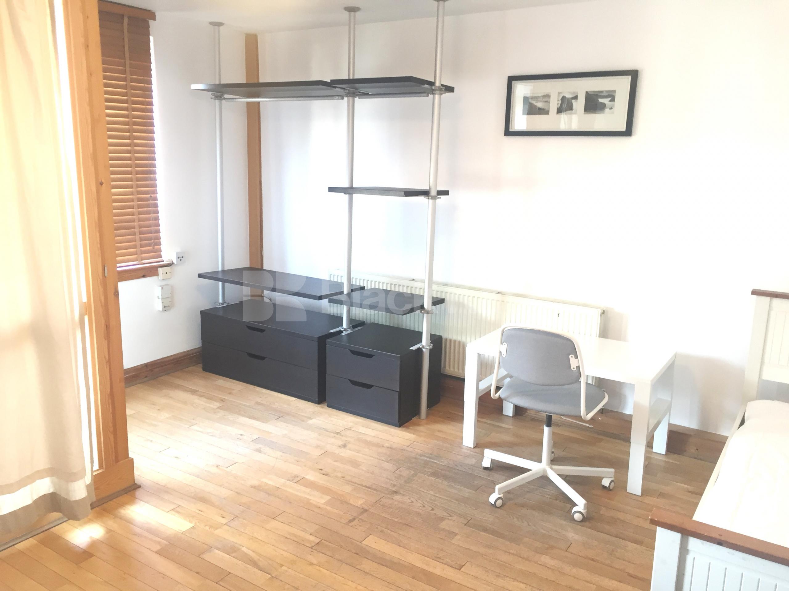 			IDEAL FOR 4 SHARERS!, 4 Bedroom, 1 bath, 1 reception Flat			 Camden Street, CAMDEN NW1