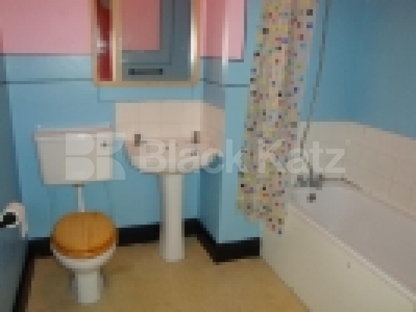 			NEW INSTRUCTION!, 1 Bedroom, 1 bath, 1 reception Flat			 Kilburn Lane, QUEENS PARK