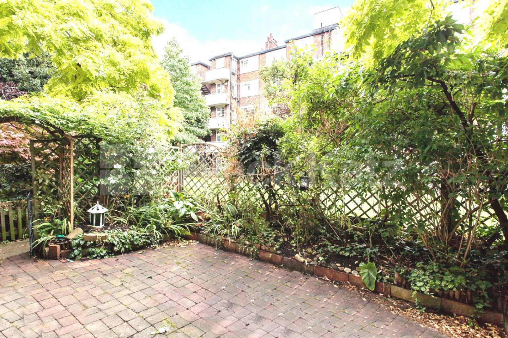 			NEW INSTRUCTION!, 2 Bedroom, 1 bath, 1 reception Flat			 Chalbert Street, ST JOHNS WOOD