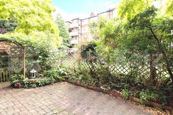 			NEW INSTRUCTION!, 2 Bedroom, 1 bath, 1 reception Flat			 Chalbert Street, ST JOHNS WOOD