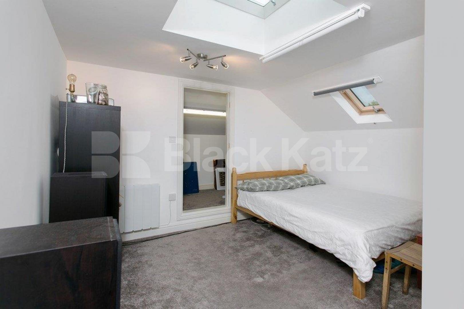 			NEW INSTRUCTION!, 2 Bedroom, 1 bath, 1 reception Flat			 Hillmarton Road, ISLINGTON