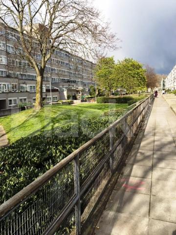 			SPACIOUS 3 BED GOOD FOR 4 SHARERS!, 3 Bedroom, 1 bath, 1 reception Flat			 Ludham, Lismore Circus, KENTISH TOWN