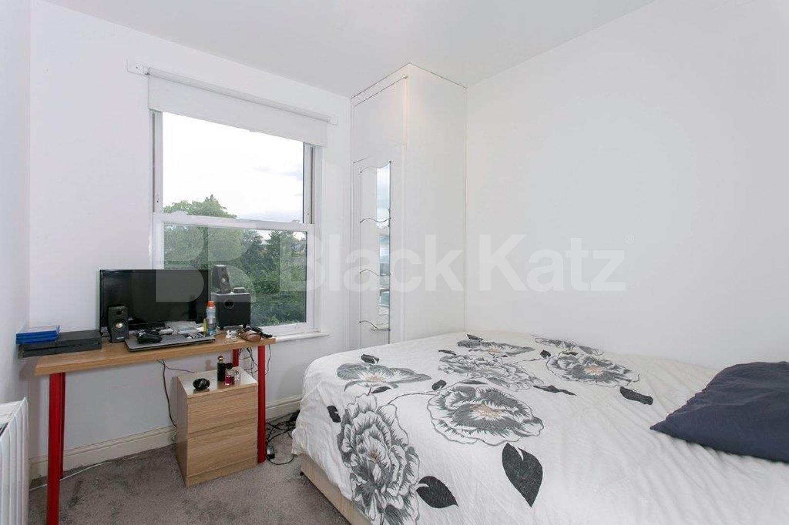 			NEW INSTRUCTION!, 2 Bedroom, 1 bath, 1 reception Flat			 Hillmarton Road, ISLINGTON