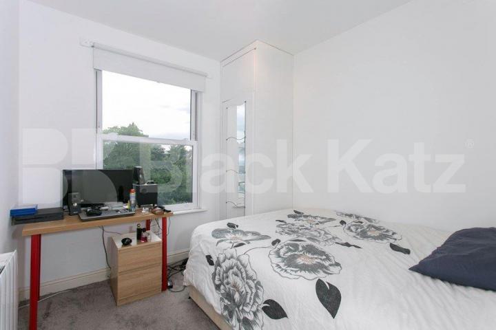 			NEW INSTRUCTION!, 2 Bedroom, 1 bath, 1 reception Flat			 Hillmarton Road, ISLINGTON