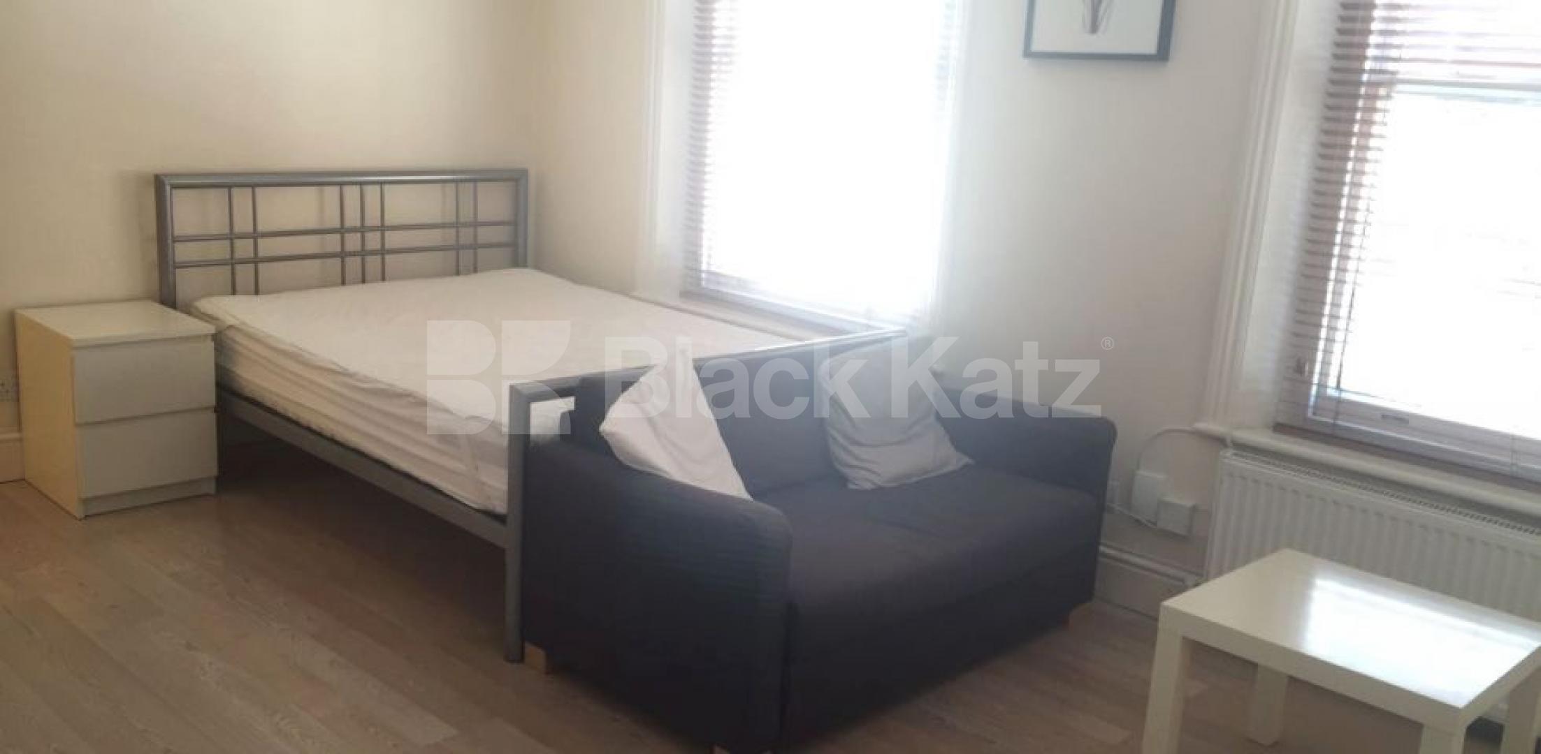 			RENT INCLUDES GAS, ELECTRIC, & WATER RATES!, Studio Apartment, 1 bath, 1 reception Studio			 Abingdon Road, HIGH STREET KENSINGTON