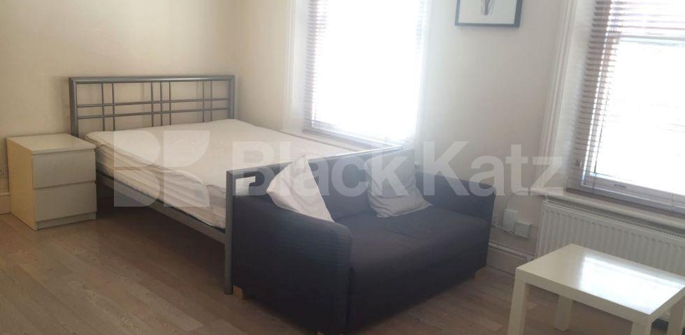 			RENT INCLUDES GAS, ELECTRIC, & WATER RATES!, Studio Apartment, 1 bath, 1 reception Studio			 Abingdon Road, HIGH STREET KENSINGTON