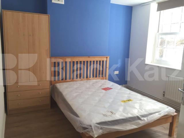 			LARGE 4/5 BED IN ZONE 1!, 5 Bedroom, 1 bath, 1 reception Flat			 Lloyd Baker Street, KINGS CROSS / RUSSELL SQ