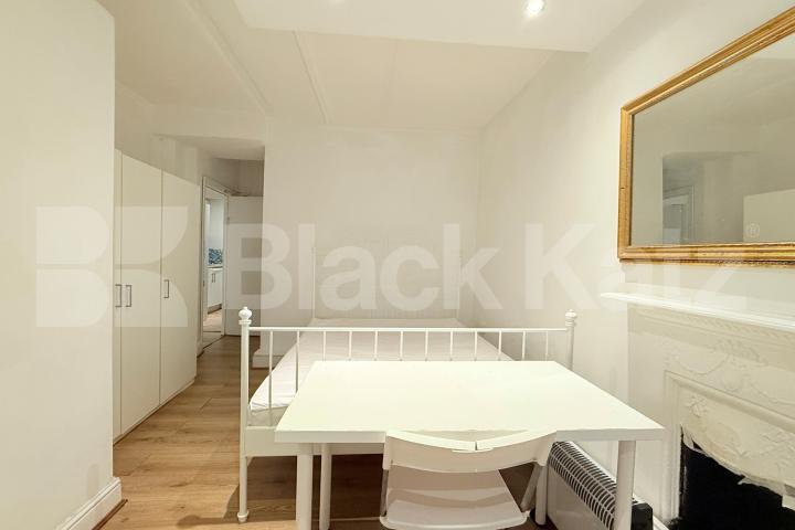 3 bedroom property within an iconic mansion block in bloomsbury  Judd Street , Bloomsbury / Kings Cross