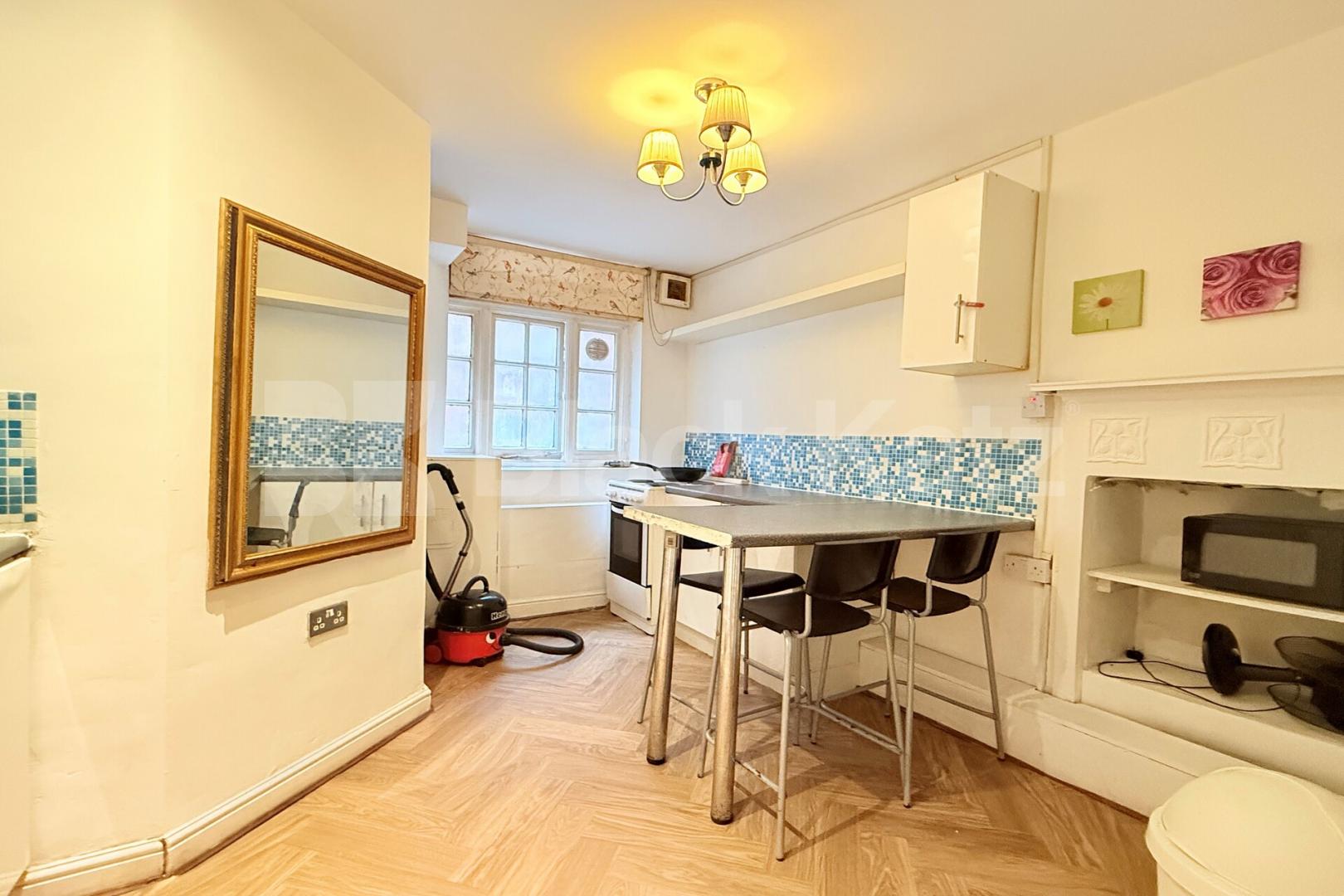 3 bedroom property within an iconic mansion block in bloomsbury  Judd Street , Bloomsbury / Kings Cross