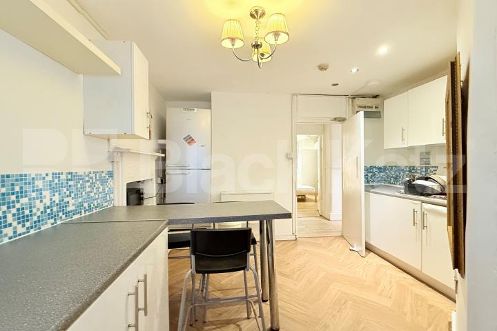 3 bedroom property within an iconic mansion block in bloomsbury  Judd Street , Bloomsbury / Kings Cross