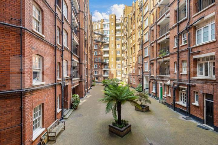 3 bedroom property within an iconic mansion block in bloomsbury  Judd Street , Bloomsbury / Kings Cross