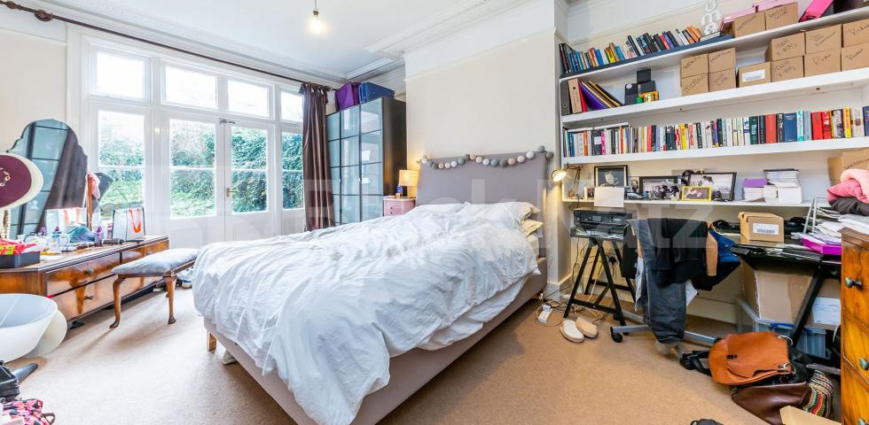 			2 BED GARDEN FLAT, 2 Bedroom, 1 bath, 1 reception Flat			 Birchington Road, CROUCH END