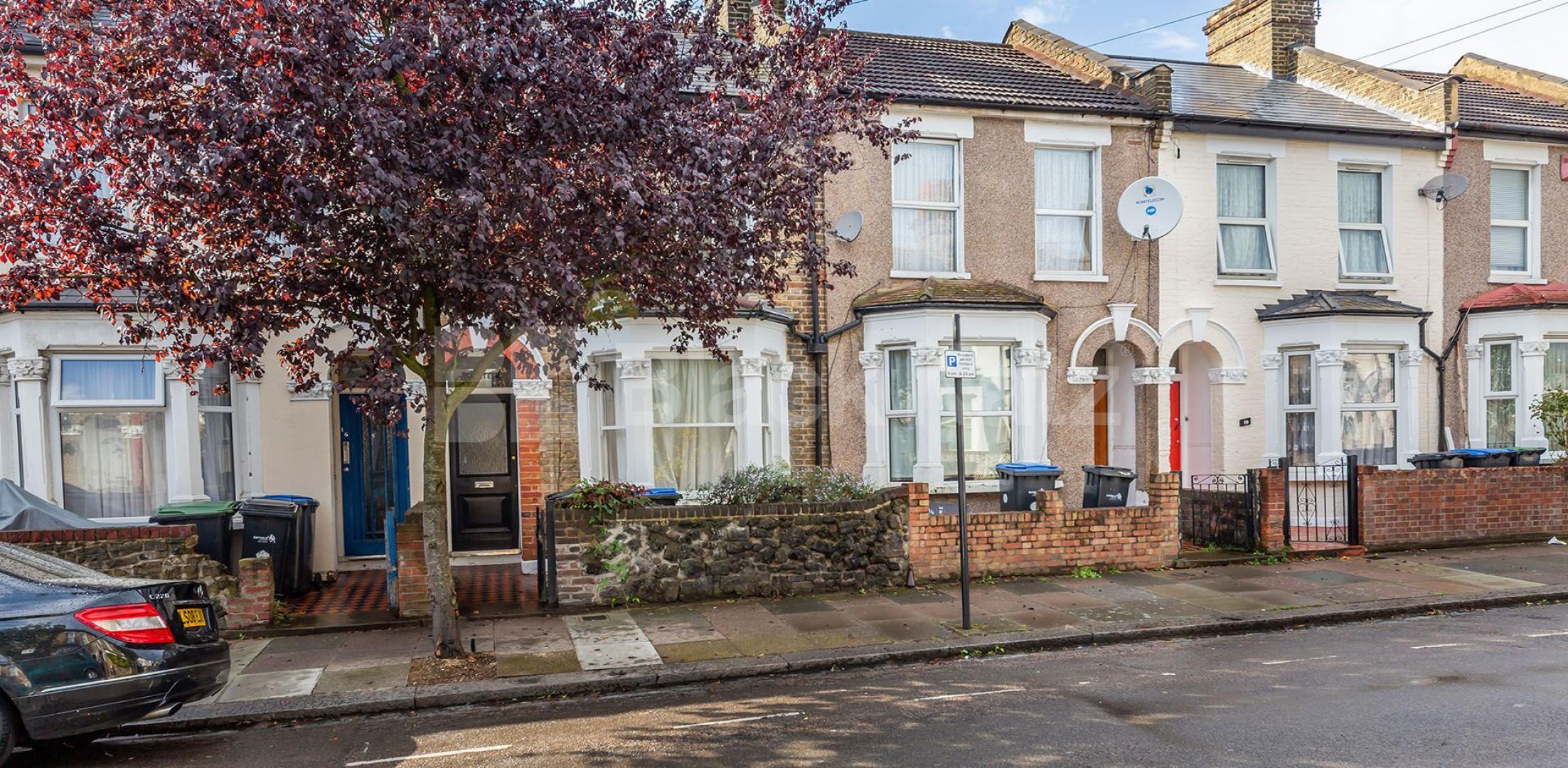 			NEW INSTRUCTION!, 3 Bedroom, 1 bath, 1 reception House			 Hawthorn Road , Upper Edmonton 