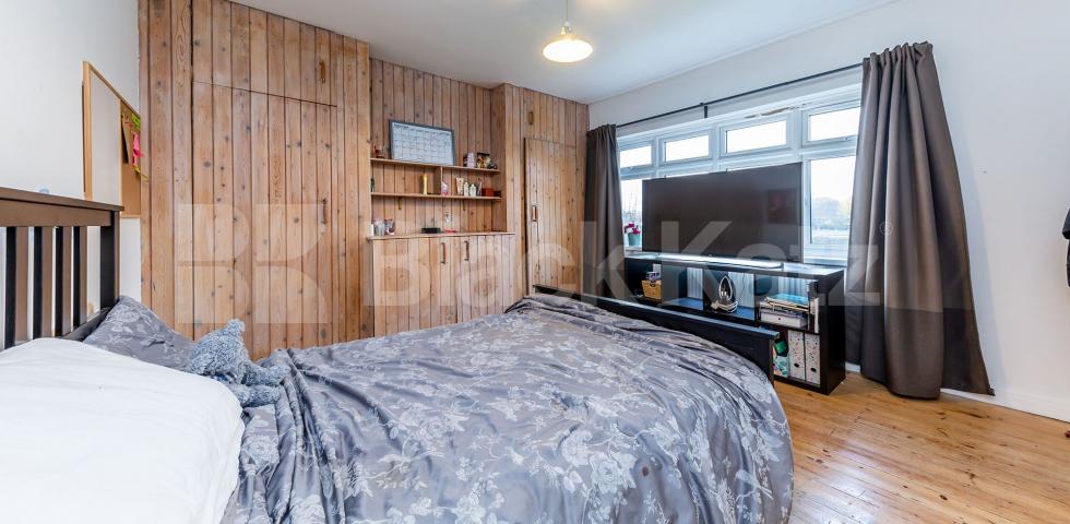 			3 Bedroom, 1 bath, 1 reception House			 Netherlands Road, East Barnet Village / Oakleigh Park