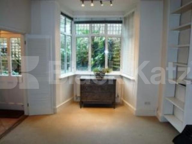			NEAR HAMPSTEAD HEATH!, 1 Bedroom, 1 bath, 1 reception Flat			 Rona Road, HAMPSTEAD
