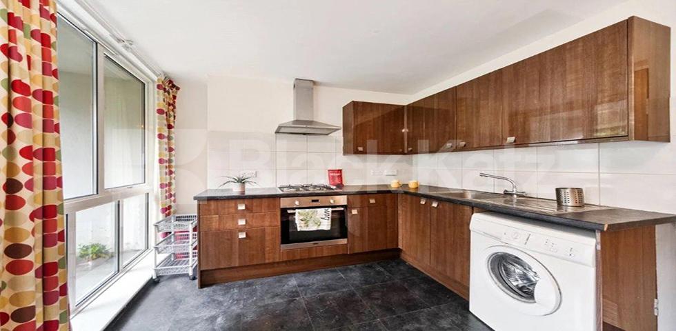 			NEW INSTRUCTION!, 4 Bedroom, 1 bath, 1 reception Flat			 Bayham Place, CAMDEN