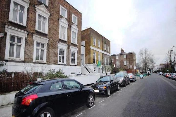 			Inclusive of all bills!, Studio Apartment, 1 bath, 1 reception Studio			 Rochester Road, Camden