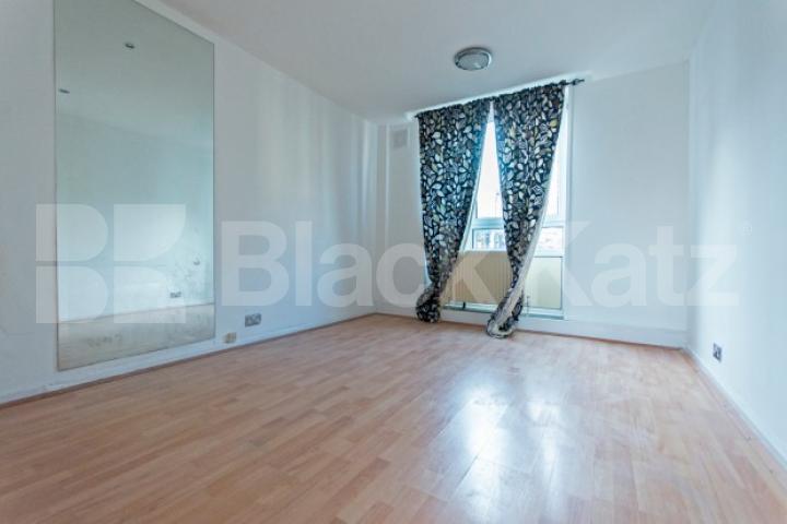 			NEW INSTRUCTION & GOOD FOR SHARERS!, 1 Bedroom, 1 bath, 1 reception Flat			 Robert Street, EUSTON