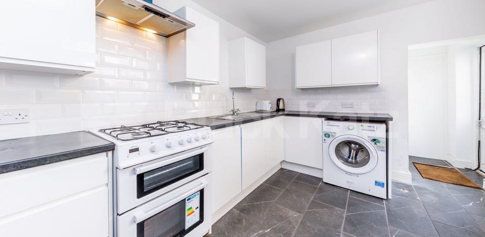 			NEW INSTRUCTION!, 3 Bedroom, 1 bath, 1 reception House			 Hawthorn Road , Upper Edmonton 