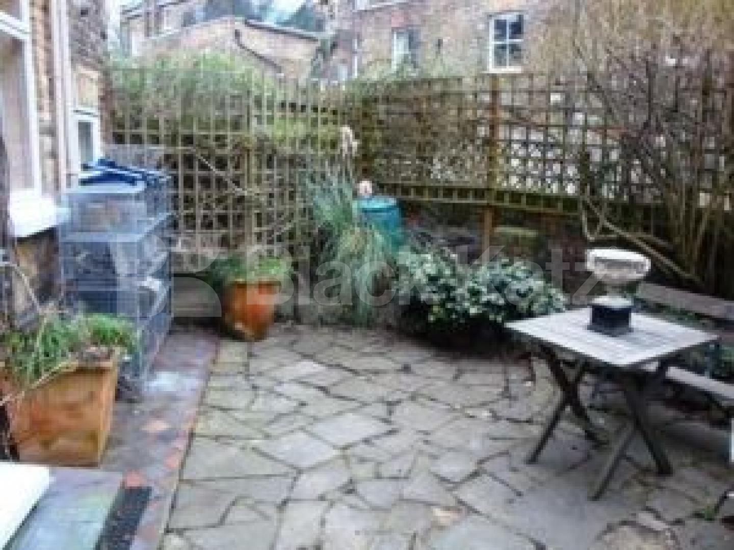 			NEAR HAMPSTEAD HEATH!, 1 Bedroom, 1 bath, 1 reception Flat			 Rona Road, HAMPSTEAD