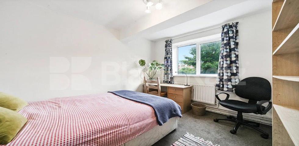 			NEW INSTRUCTION!, 4 Bedroom, 1 bath, 1 reception Flat			 Bayham Place, CAMDEN