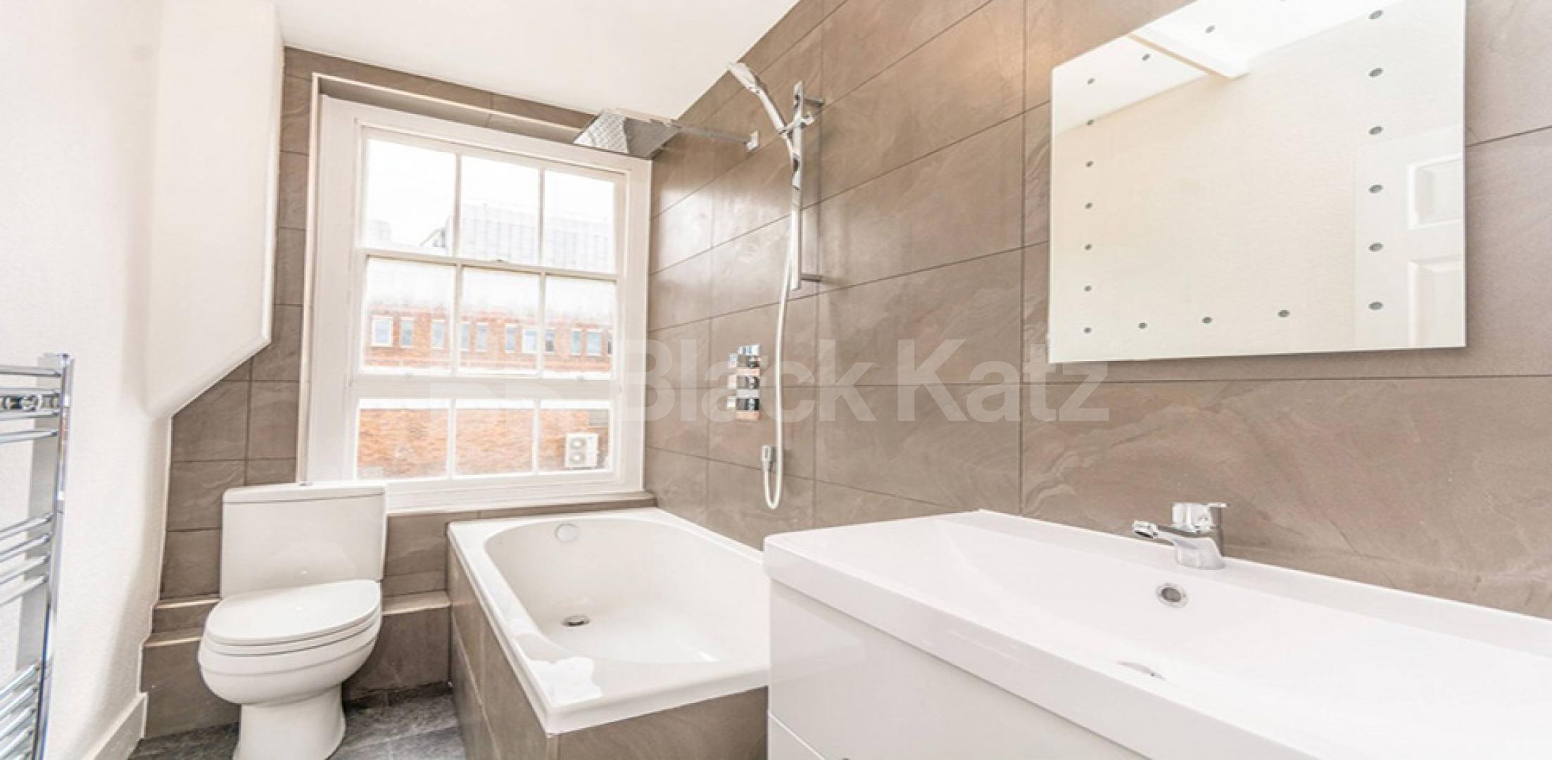 			2 Bedroom, 1 bath, 1 reception Flat			 Gilbert Street, Bond Street