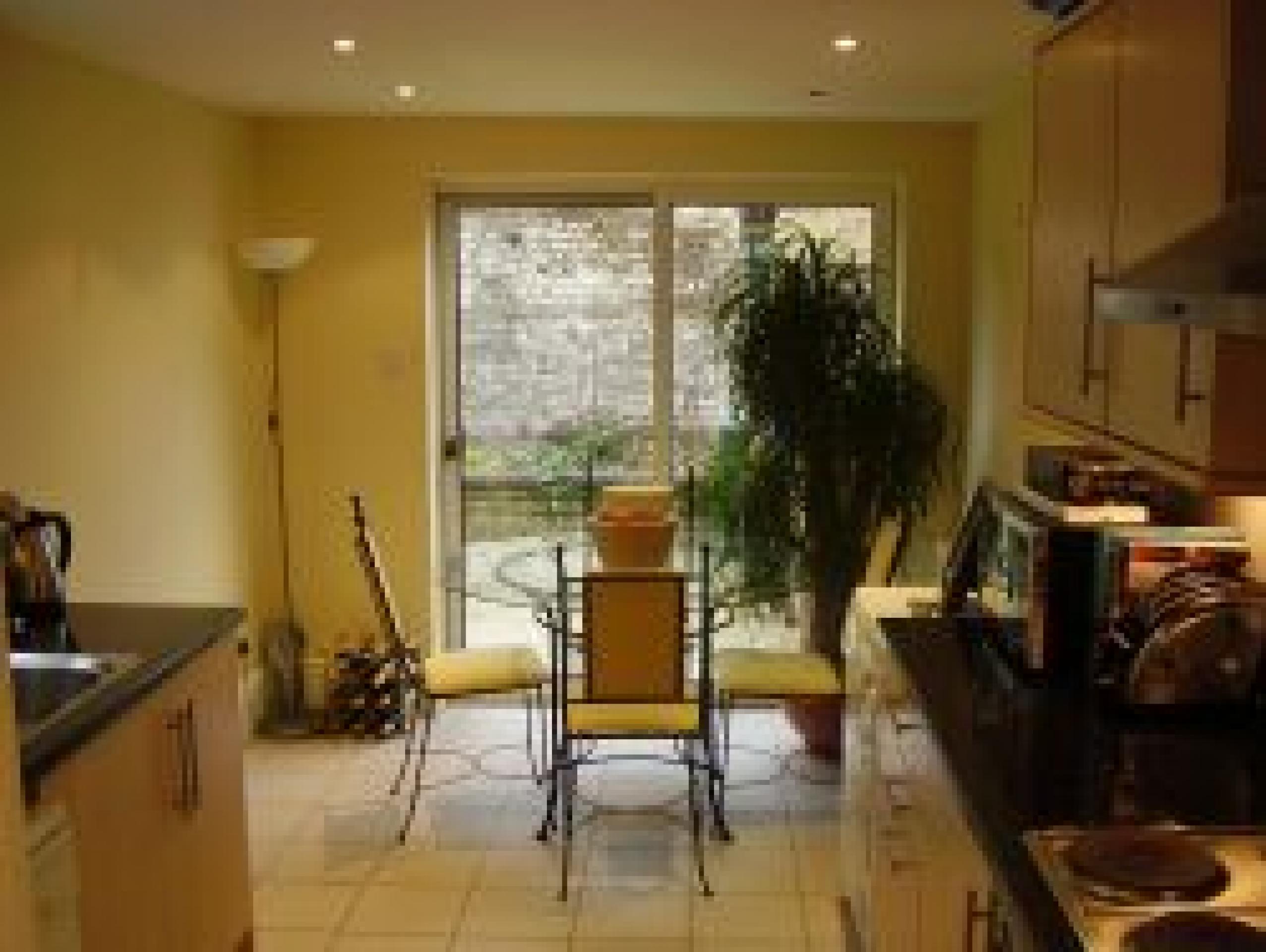 			MUST BE SEEN, 5 Bedroom, 1 bath, 1 reception House			 Ravenshaw Street, WEST HAMPSTEAD NW6 NW6