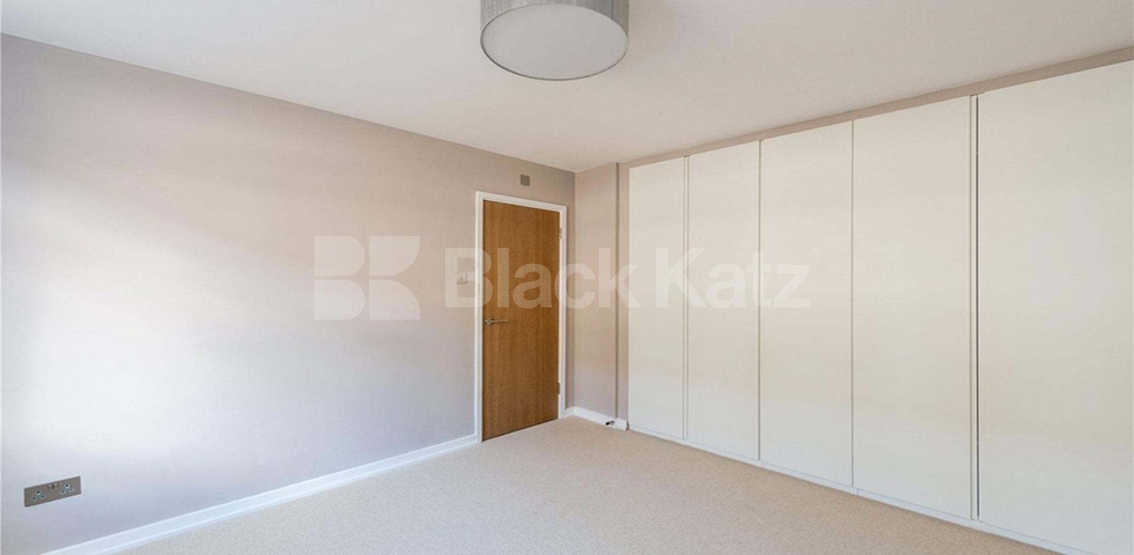 Modern one bed located within a stones throw to Regents Park Albany Street, Regents Park - Great Portland Street