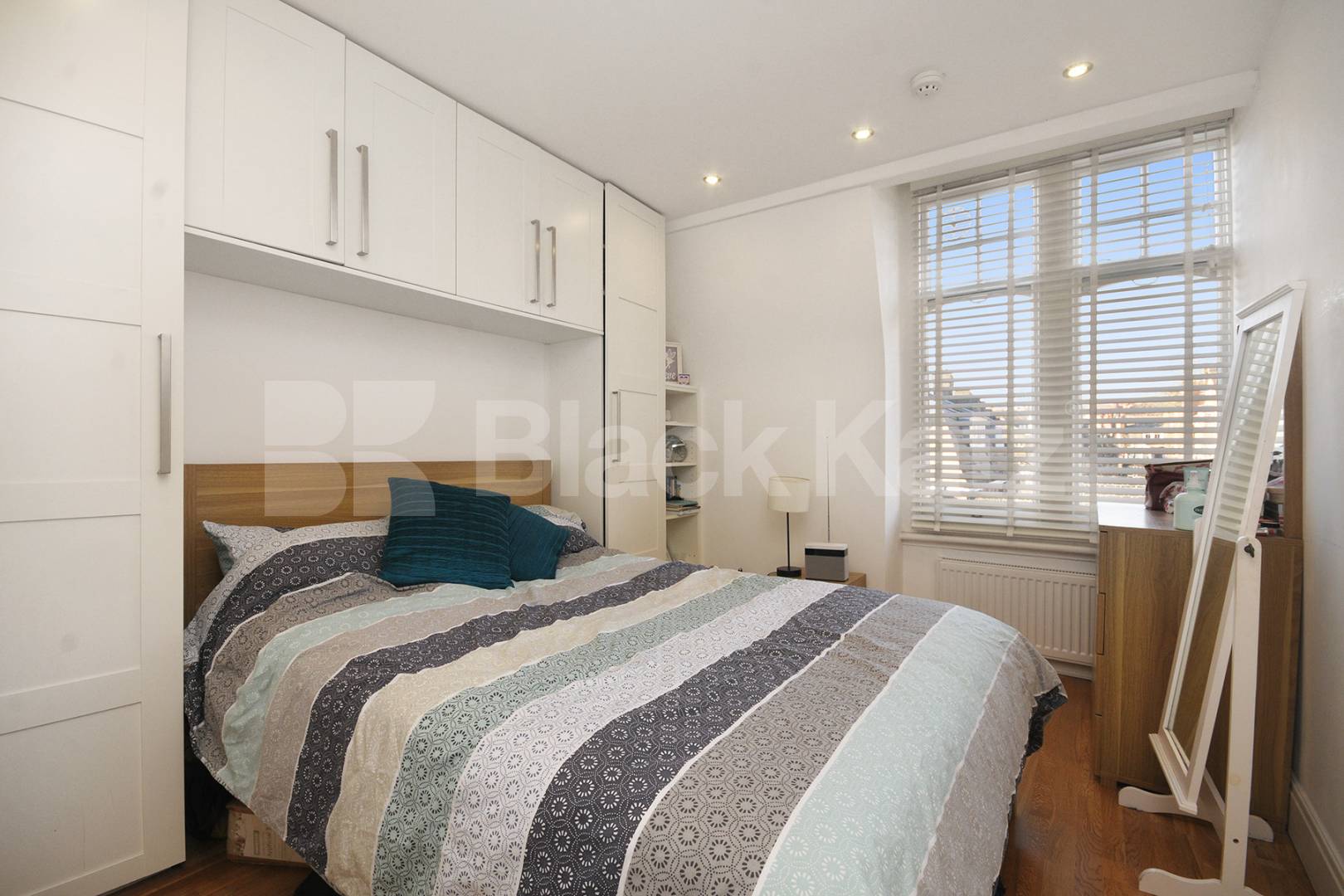 A well-presented one-bedroom apartment situated on the sought-after Glenloch Road, NW3 Glenloch road, Belsize Park, NW3 (Gas and Water Included),  London