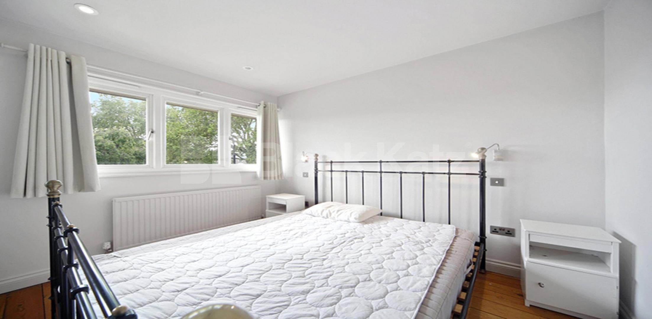 			NEW INSTRUCTION!, 2 Bedroom, 1 bath, 1 reception Flat			 Rochester Road, CAMDEN