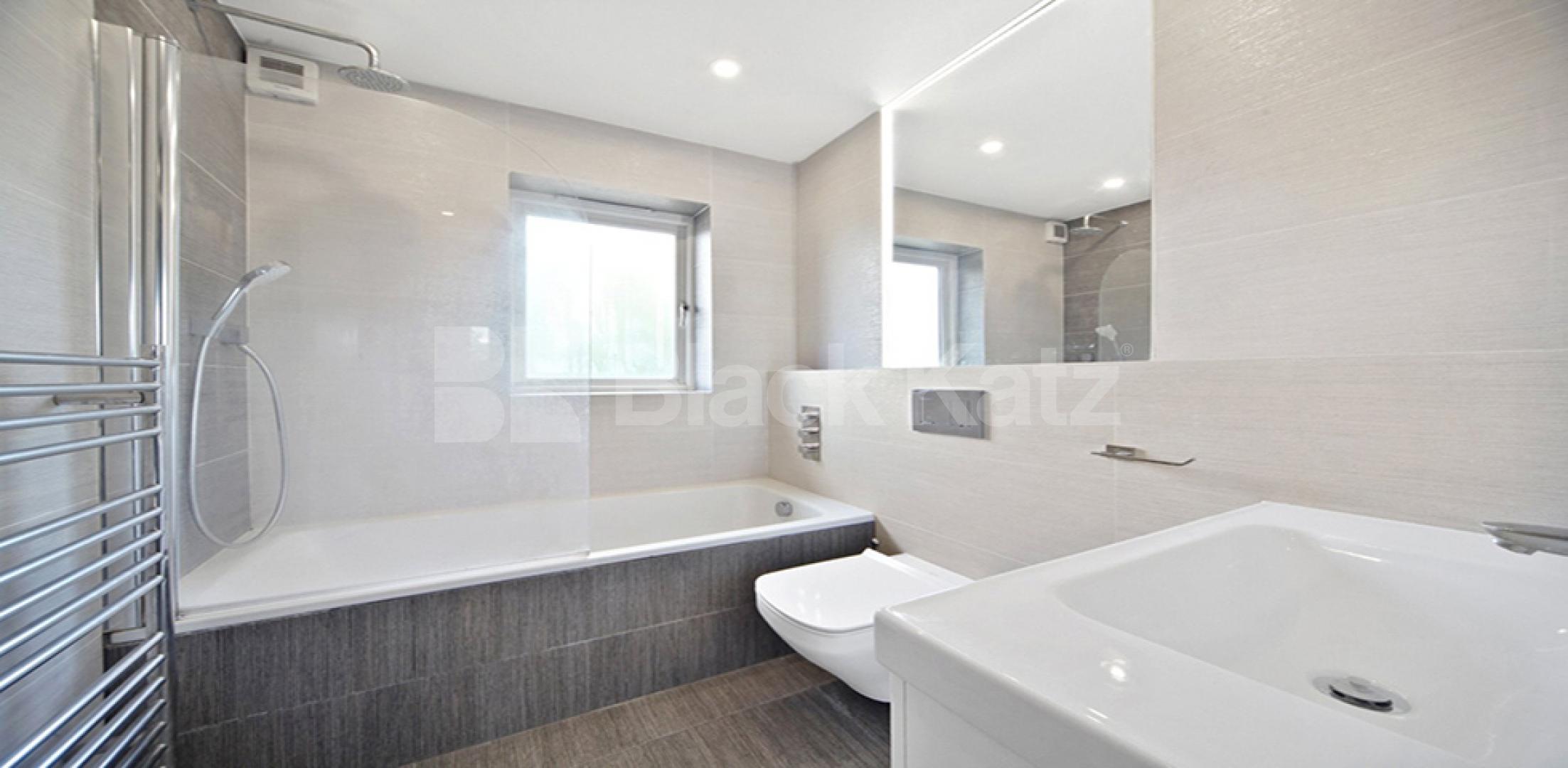 			NEW INSTRUCTION!, 2 Bedroom, 1 bath, 1 reception Flat			 Rochester Road, CAMDEN