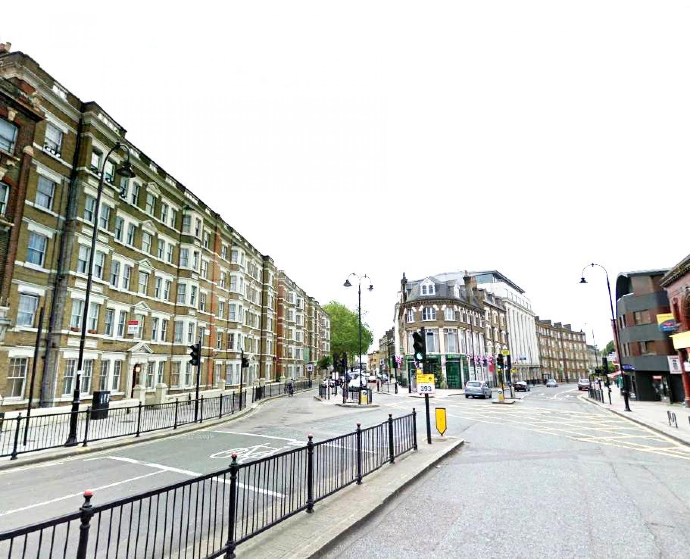 			NEW INSTRUCTION / GREAT FOR STUDENTS!!! Available mid August!, 4 Bedroom, 1 bath, 1 reception Flat			 Royal college street, Camden nw1