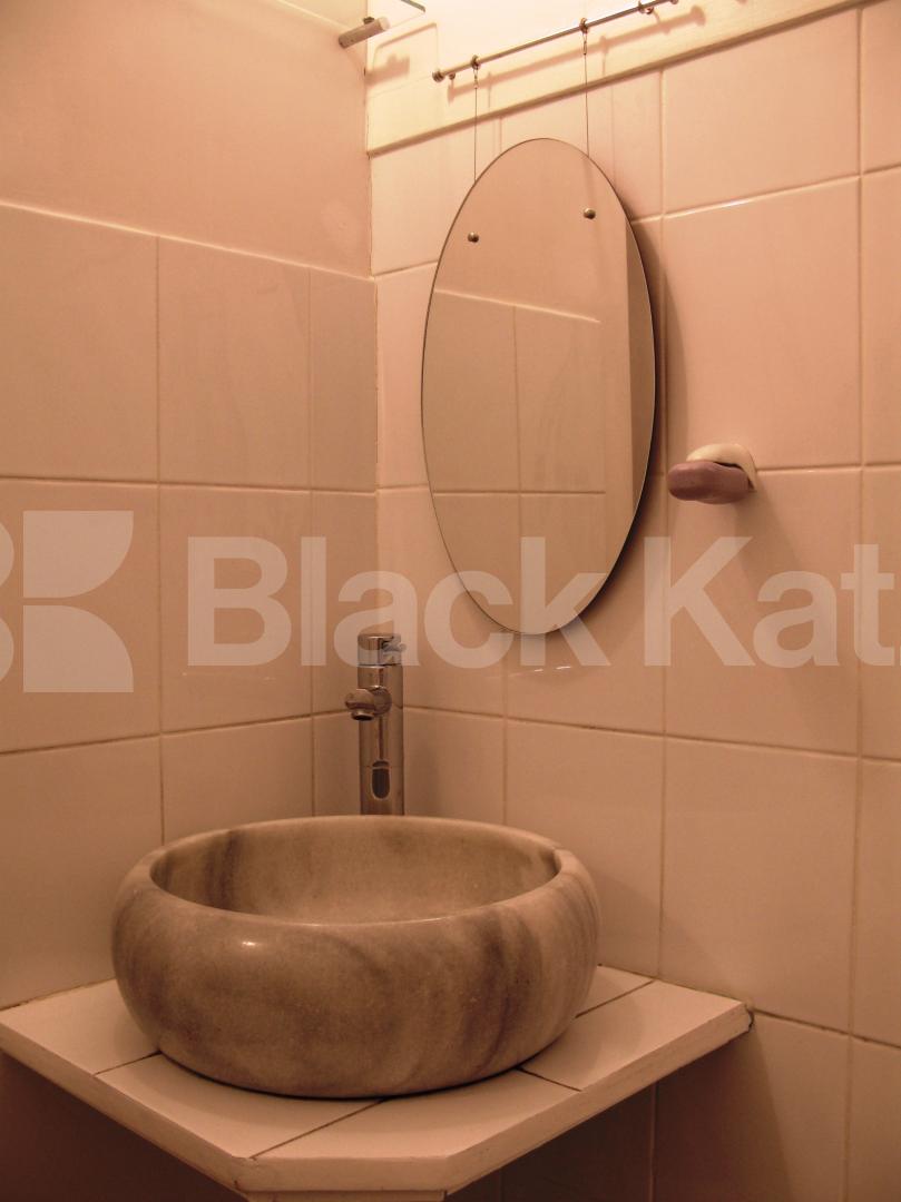 			INCLUSIVE OF BILLS!, Studio Apartment, 1 bath, 1 reception Flat			 Woburn Place, RUSELL SQUARE