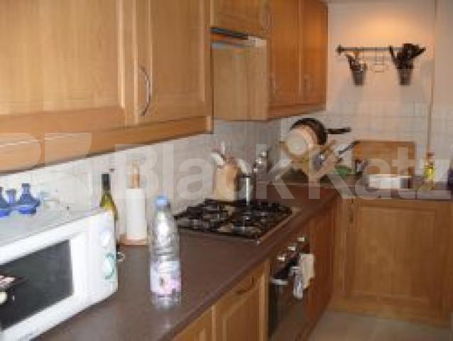 			LET, 2 Bedroom, 1 bath, 1 reception Flat			 Hetley Road, Shepherds Bush