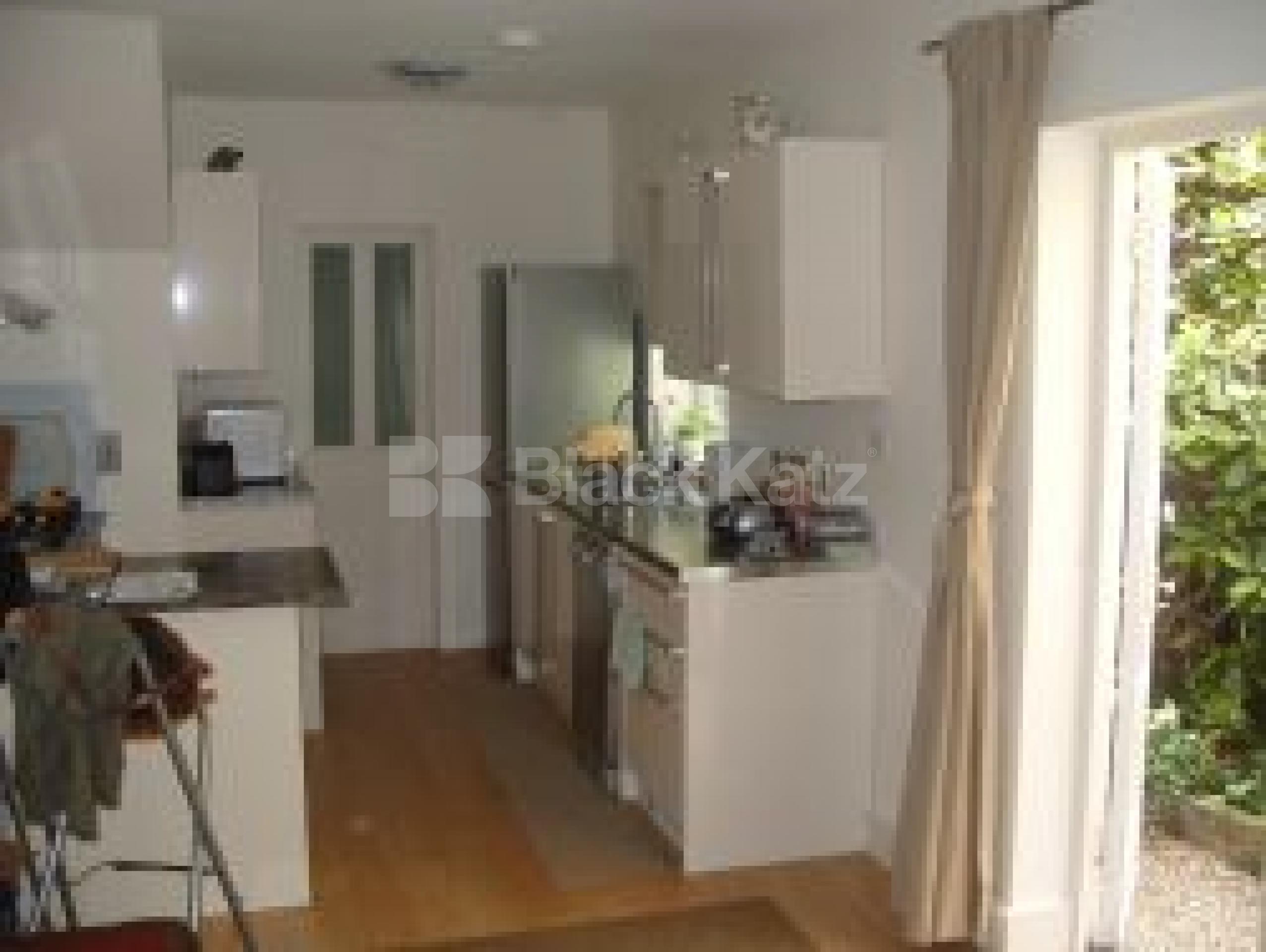 			NEW INSTRUCTION , 2 Bedroom, 1 bath, 1 reception Ground Floor Flat			 Stronsa Road, Wendall Park W12