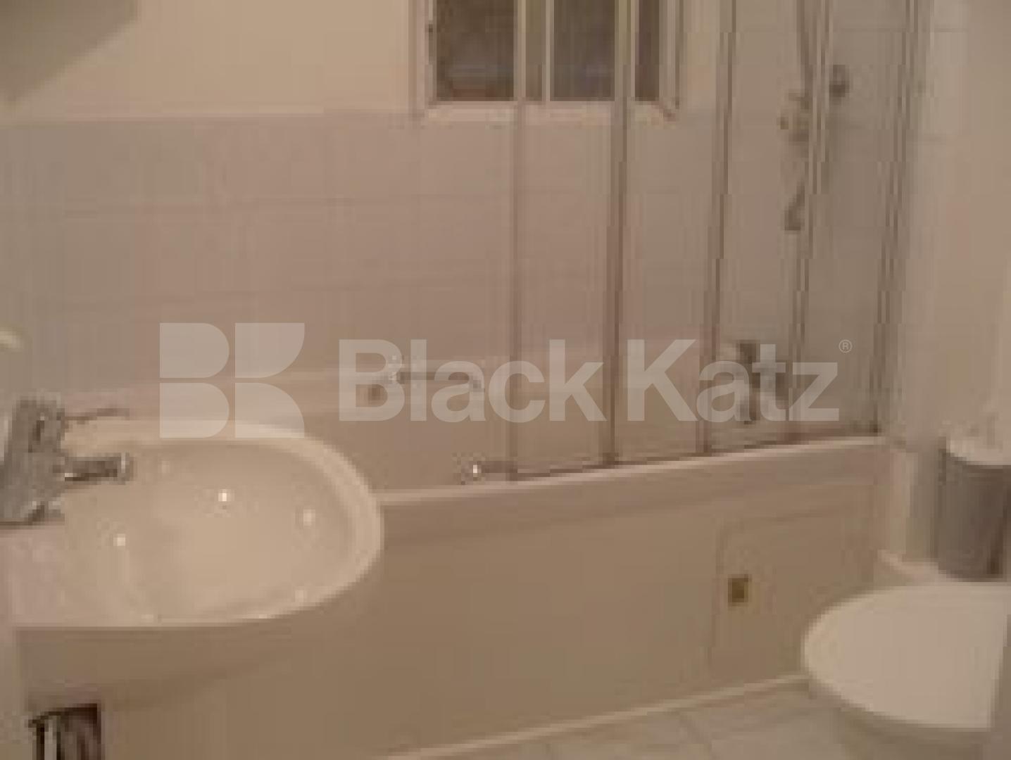 			1 Bedroom, 1 bath, 1 reception Flat			 Turnham Green Terrace, Chiswick