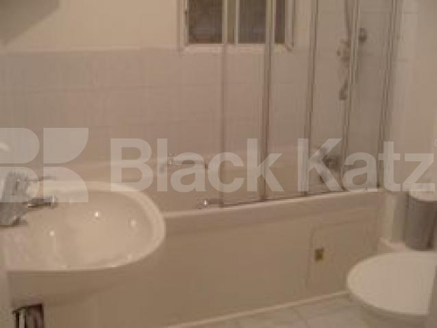 			1 Bedroom, 1 bath, 1 reception Flat			 Turnham Green Terrace, Chiswick