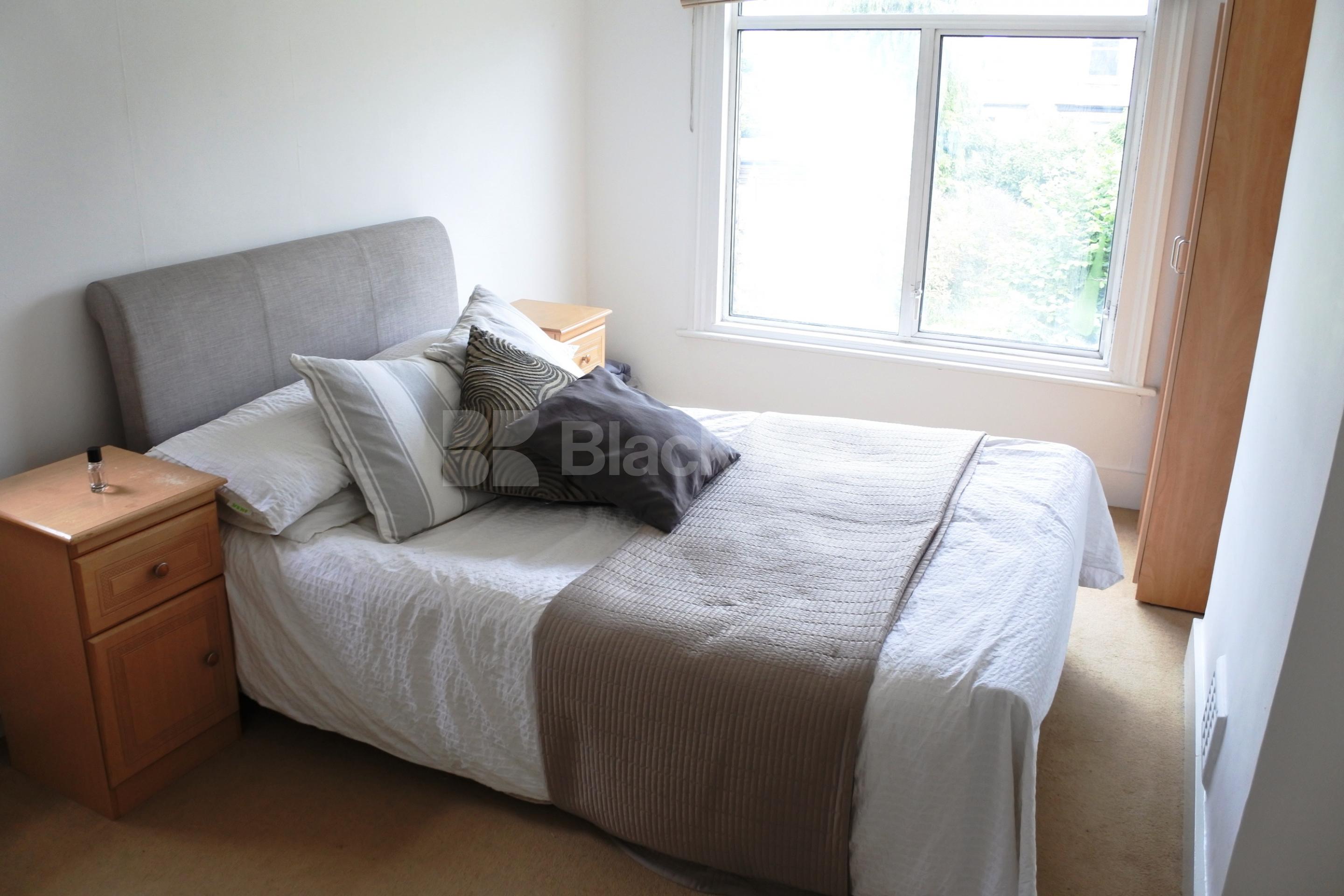 			New Instruction!, 1 Bedroom, 1 bath, 1 reception Flat			 Park Road N8, Crouch End n8