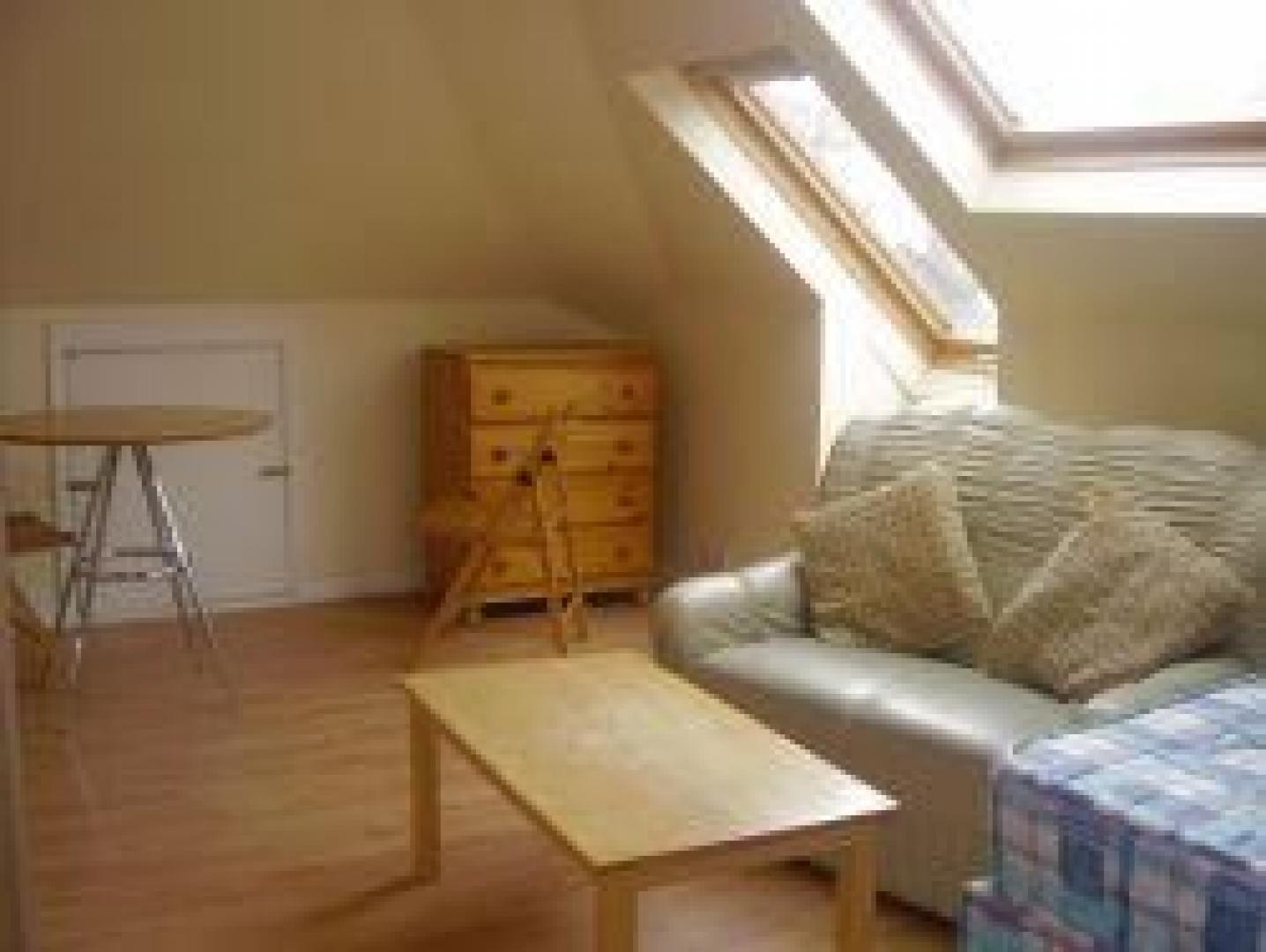 			Studio Apartment, 1 bath, 1 reception Flat			 Shoot Up Hill, KILBURN NW2