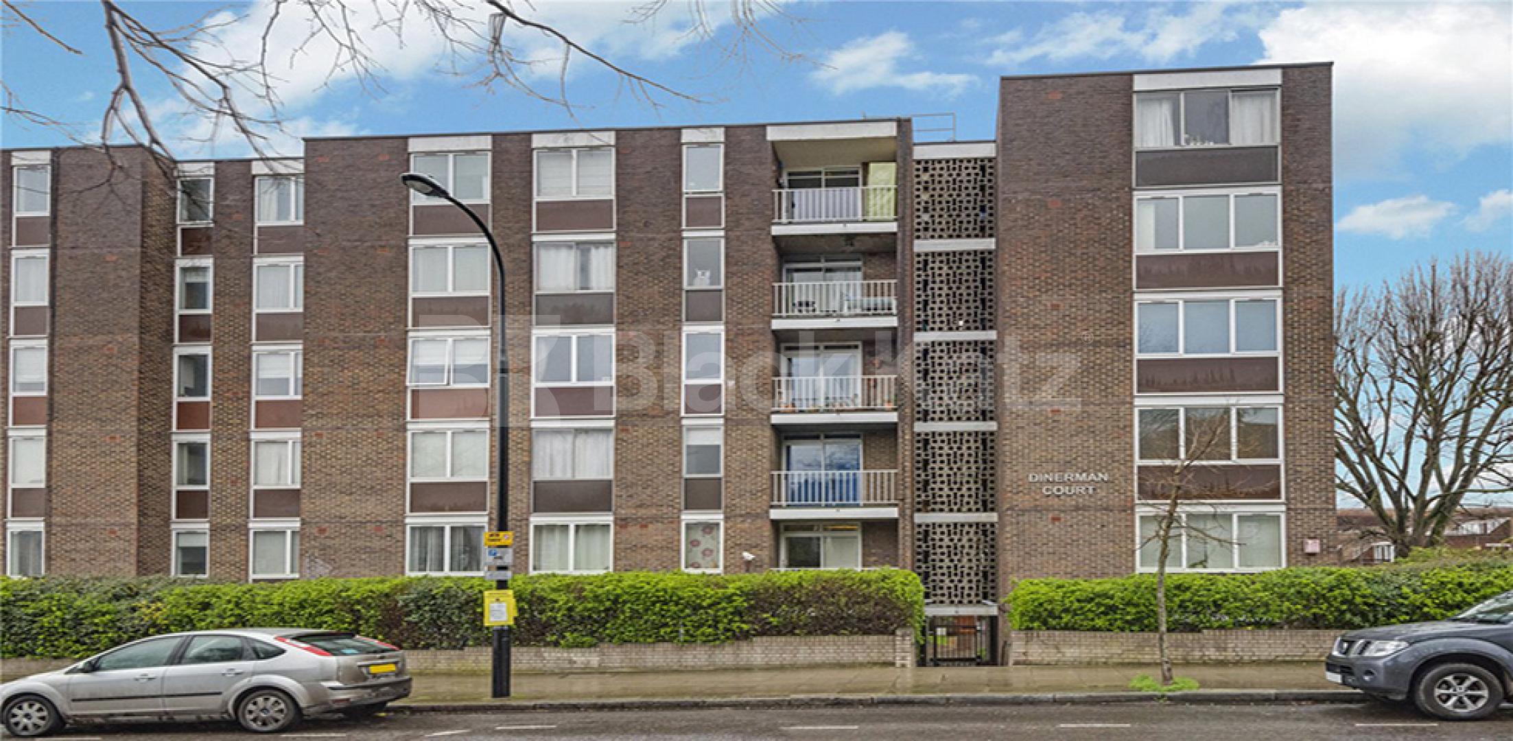 Fantastic studio located within mins to tube shops and regents park Boundary Road, St Johns Wood