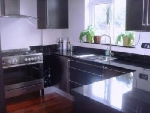 			4 Bedroom, 1 bath, 1 reception Flat			 Gladstone Park Gardens, CRICKLEWOOD