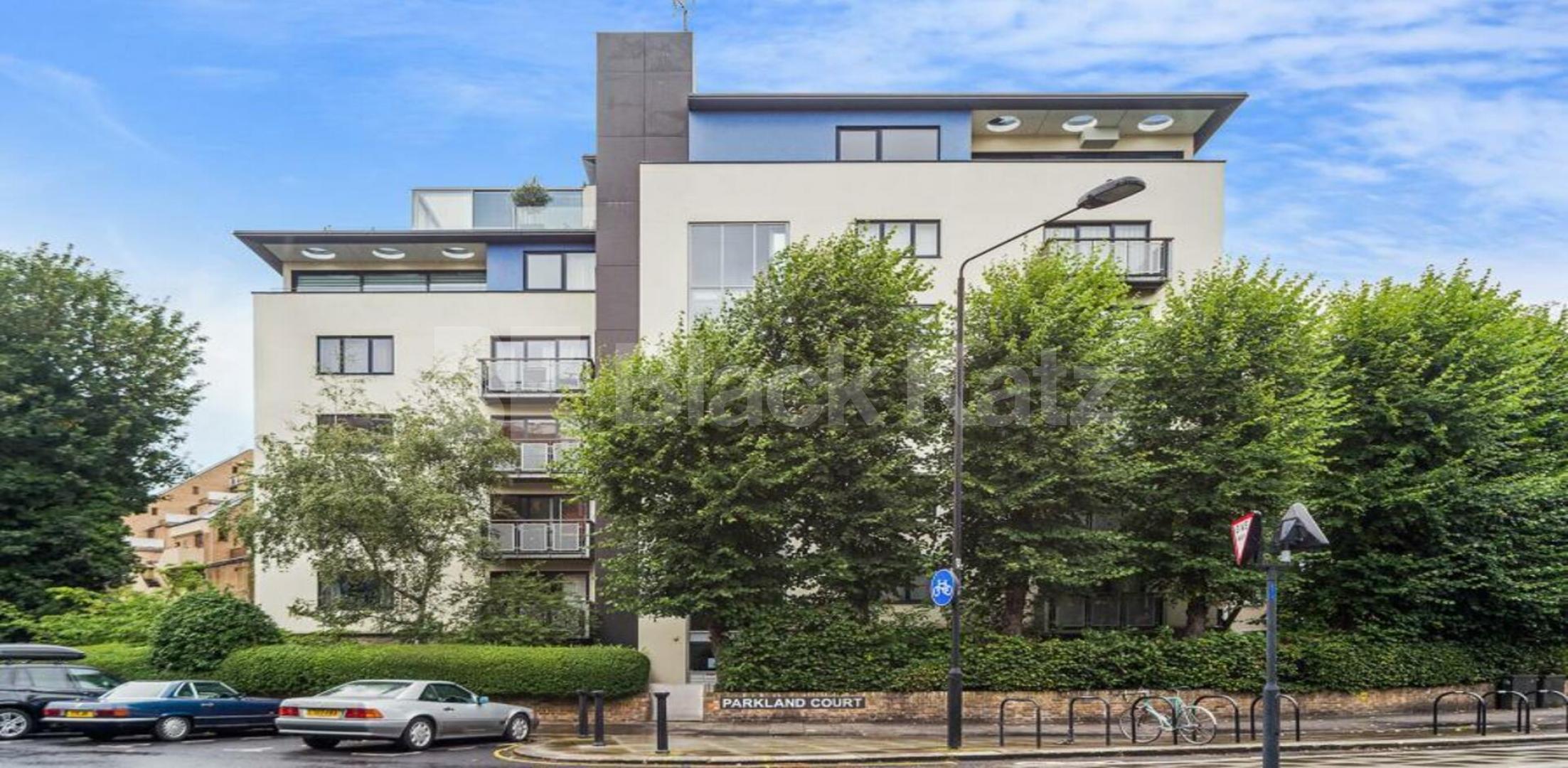 			2 Bedroom, 1 bath, 1 reception Apartment			 Addison Road , Holland Park