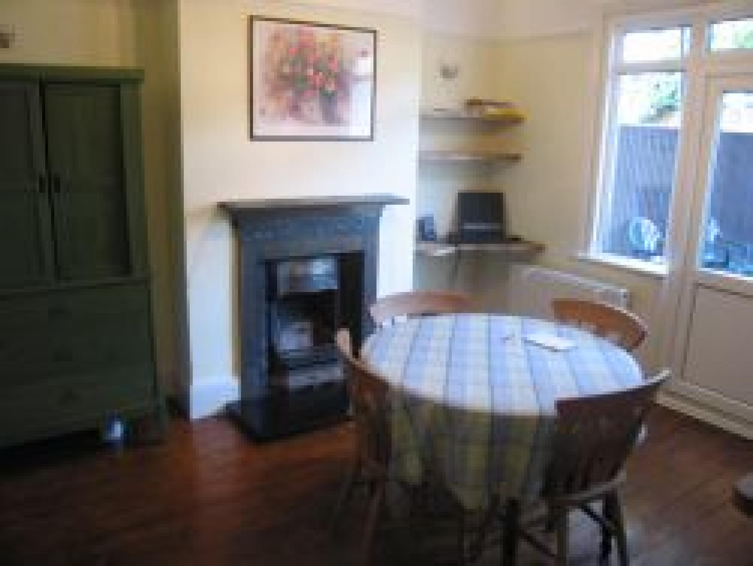 			2 Bedroom, 1 bath, 1 reception Flat			 Gladstone Park Gardens, DOLLIS HILL NW2 nw2