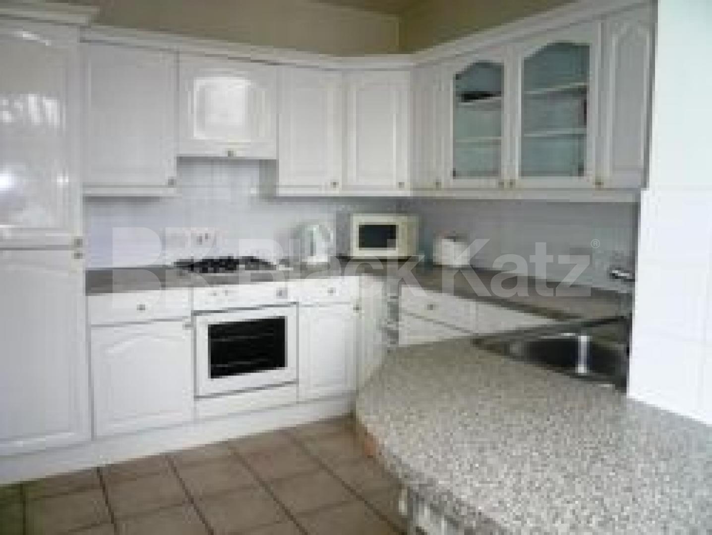 			2 Bedroom, 1 bath, 1 reception Flat			 Sutherland Avenue, MAIDA VALE